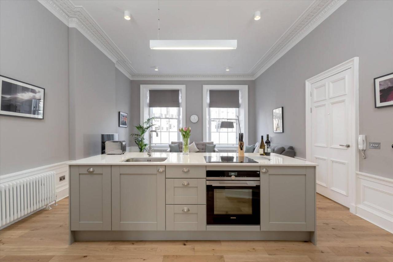 Joivy Spacious And Bright 1Bed Apt, Short Walk From Princes Street Edimburgo Exterior foto
