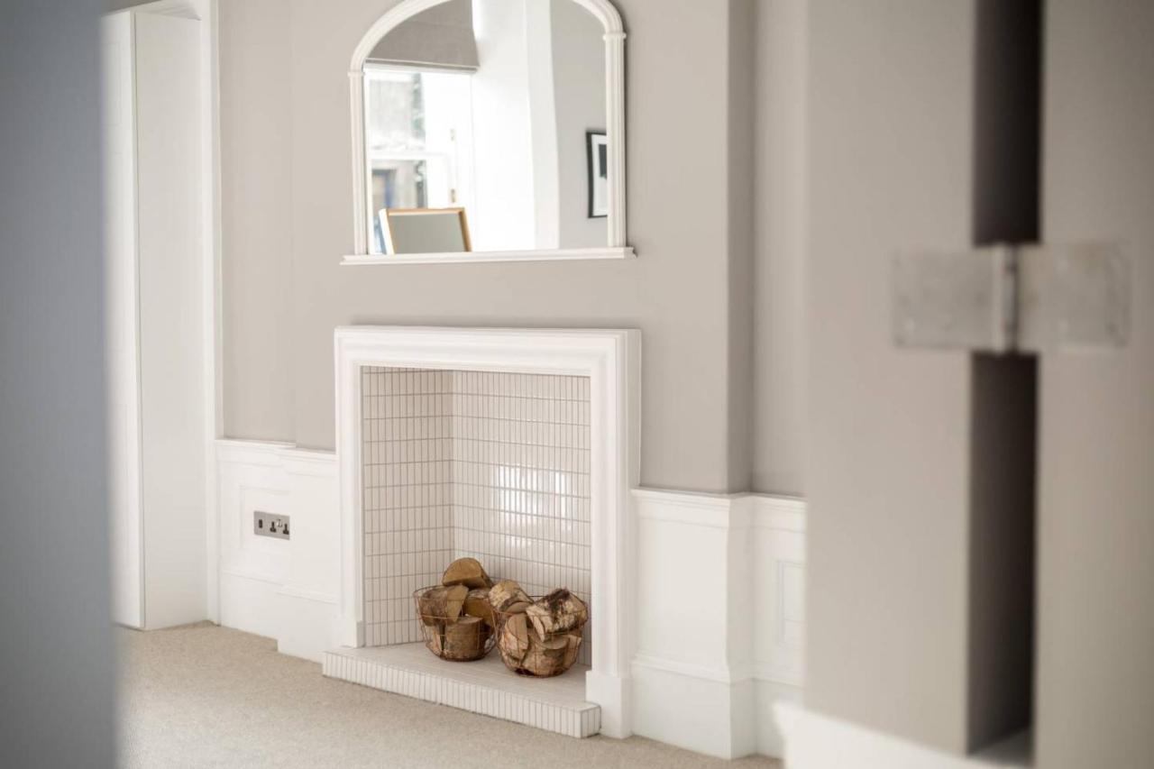 Joivy Spacious And Bright 1Bed Apt, Short Walk From Princes Street Edimburgo Exterior foto